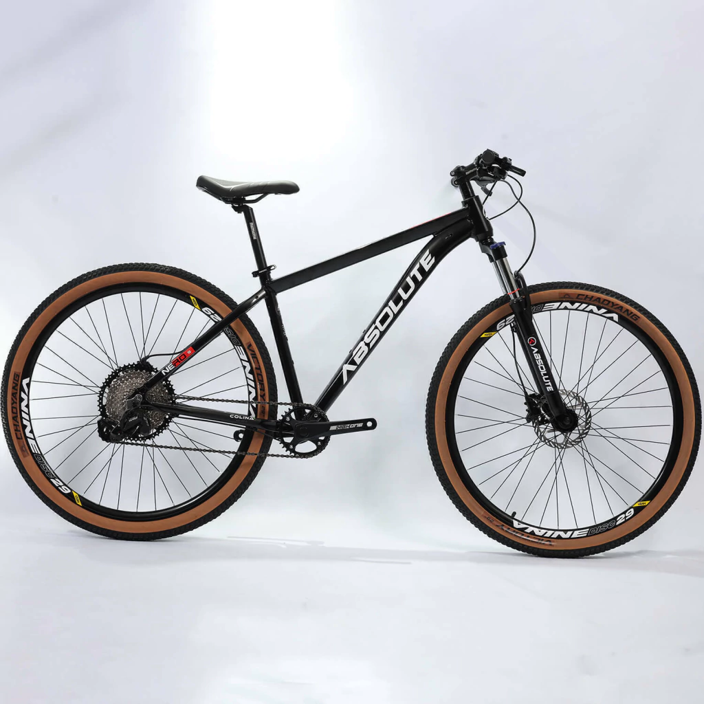 Bicicleta Absolute Nero 5 preta aro 29 vista de frente